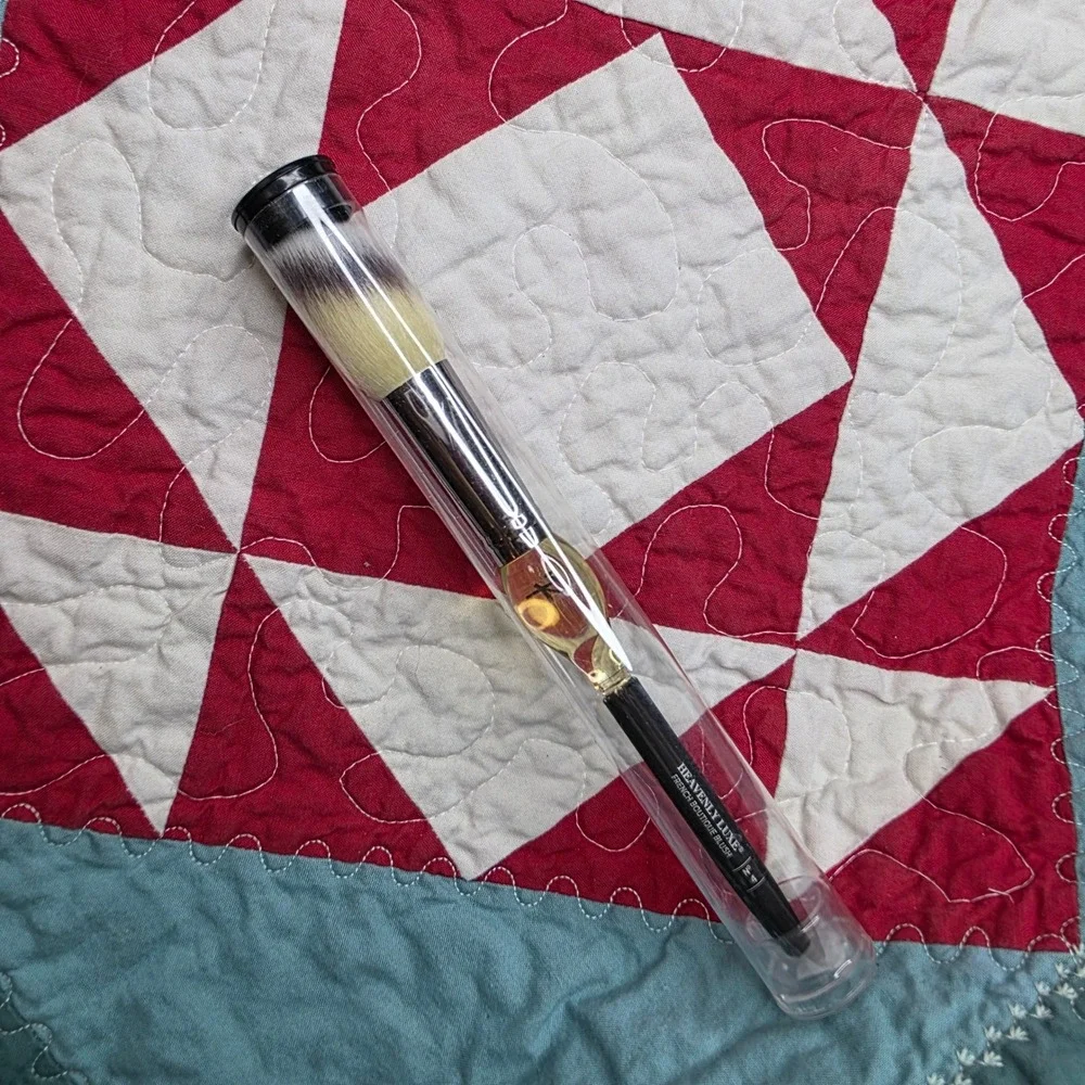 IT Cosmetics Heavenly Luxe French Boutique Blush Brush No 4 Angled Makeup Brush
